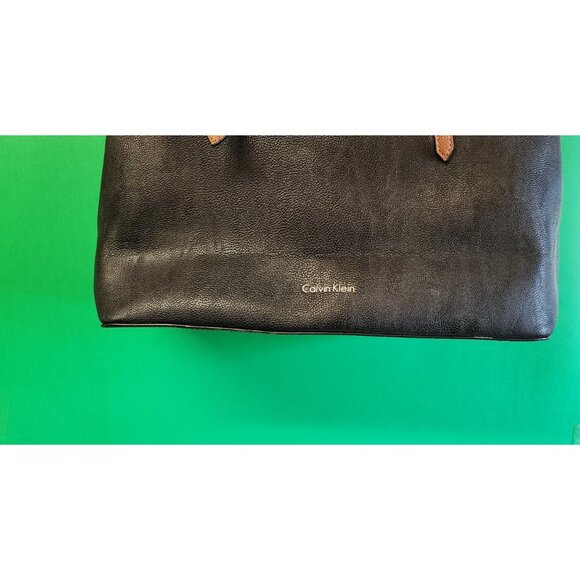 Women's Calvin Klein Handbag Pebbled Black & White Lily Tote Bag - Picture 2 of 9